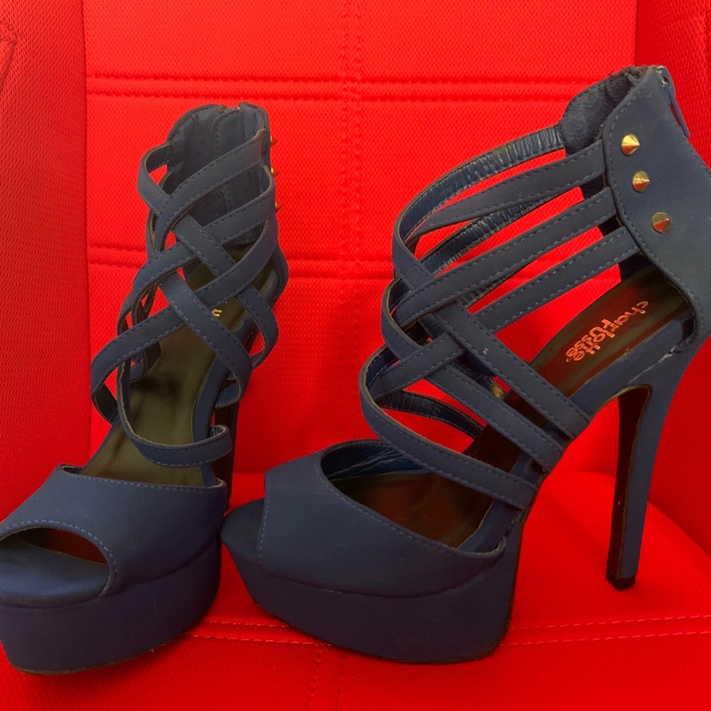Heels - Picture 2 of 3
